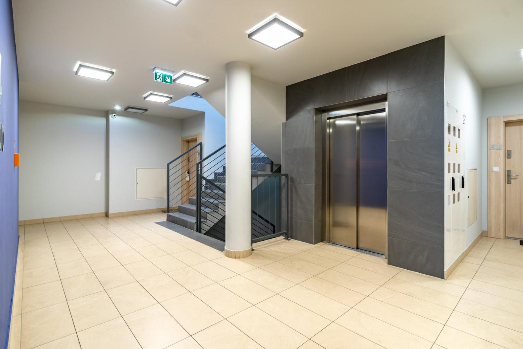 Szurmana Modern Apartment